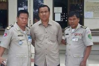 បុរសខ្លាំងម្នាក់ ត្រូវនគបាលចាប់ខ្លួនតាមអំណាចសាលក្រម