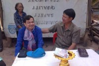 ឯកឧត្ដម សួន បវរ អភិបាលខេត្ត នឹងឧកញ្ញា ហង្ស ស៊ីផា នាំយកថវិការអតិតយុទ្ធជន