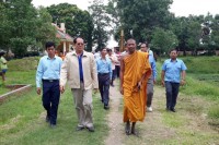 លោក ឱ បូរិន្ទ នឹងមន្ត្រីក្រុមការងារថ្នាក់ខេត្ត បន្ថែមគ្រឿងចក្រ ជីកស្រះ នឹងជួសជុលផ្លូវ ក្នុងឃុំស្រះរាំង ស្រុកមង្គលបុរី