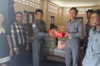 លោក ប្រាក់ ប៉ូលី ប្រធានមន្ទីររៀបចំដែនដីនគរូបនិយកម្ម នឹងសំណងខេត្ត ចុះលើកទឹកចិត្តផ្ទាល់ដល់មន្ត្រីជំនាញ
