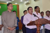 ឯកឧត្ដម គឹម រីទ្ធី អភិបាលរងខេត្តចុះមកដោះស្រាយជាមួយកម្មករោងចក្រហ្រេ្គសនើ