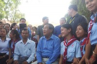 សម្ដេចតេជោ ហ៊ុន សែន នាយករដ្ថមន្រ្តី បានអញ្ជើញ ចុះសួរសុខទុក្ខ សំណេះសំណាជា មួយលោកគ្រទ អ្នកគ្រួ សិក្សានុសិស្ស ចំនួន១០៨១នាក លោកគ្រួចំនួន ៦៧ នាក់