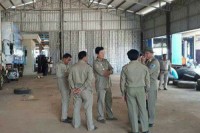 បង្ក្រាបទី តាំងស្តុកឈើ និងកែច្នៃឈើ អត់ច្បាប់២កន្លែង រឹបអូសឈើ ប្រណិតជាង ៦០០ដុំ-បន្ទះ, ម្ចាស់ទីតាំងទម្លាយ អ្នកទៅ យកលុយ៖ នាយនគរ បាលប៉ុស្តិ៍, មន្រ្តីរដ្ឋបាល ព្រៃឈើ និងអាវុធហត្ថ