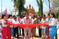 អបអរសាទរ ពិធីសម្ភោធឆ្លង សមិទ្ធផលនានា នៅក្នុងវត្តសុវណ្ណ ក្ខាសត្ថារាម (ហៅវត្តកណ្តាល) ក្នុងឃុំស្រះជីក ស្រុកភ្នំស្រុក
