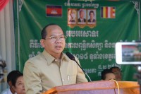 ឯកឩត្ដម ម៉ៅ ធនិន អភិបាលខេត្តបានអញ្ជើញចូលរួមបើកបវេសកាលពុទ្ធិកសិក្សា