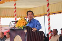 សម្ដេច ហ៊ុន សែន បញ្ជាក់ជាថ្មីម្តងទៀត ថានឹងបន្តធ្វើ ជានាយករដ្ឋ មន្រ្តីយ៉ាងតិច ១០ឆ្នាំទៀត