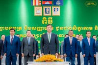 សម្ដេចបវរធិបតី នាយករដ្ឋមន្ត្រី បញ្ជាក់ថា ស្ថាប័នអនុវត្តច្បាប់នឹងបន្តអនុវត្តការបង្ក្រាប និងទប់ស្កាត់ក្មេងទំនើងដោយមិនបន្ធូរដៃឡើយ ហើយសូមឪពុកម្តាយ អាណាព្យាបាល ចូលរួមខិតខំសហការ ពិសេសអប់រំកូនចៅរបស់ខ្លួនឱ្យបានល្អ